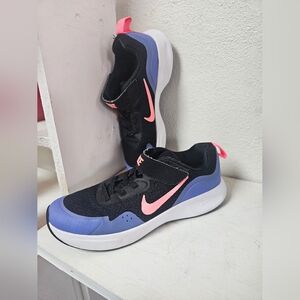 Nike Wearallday Purple Pink Black Hook & Loop Closure Gorpcore size 3Y